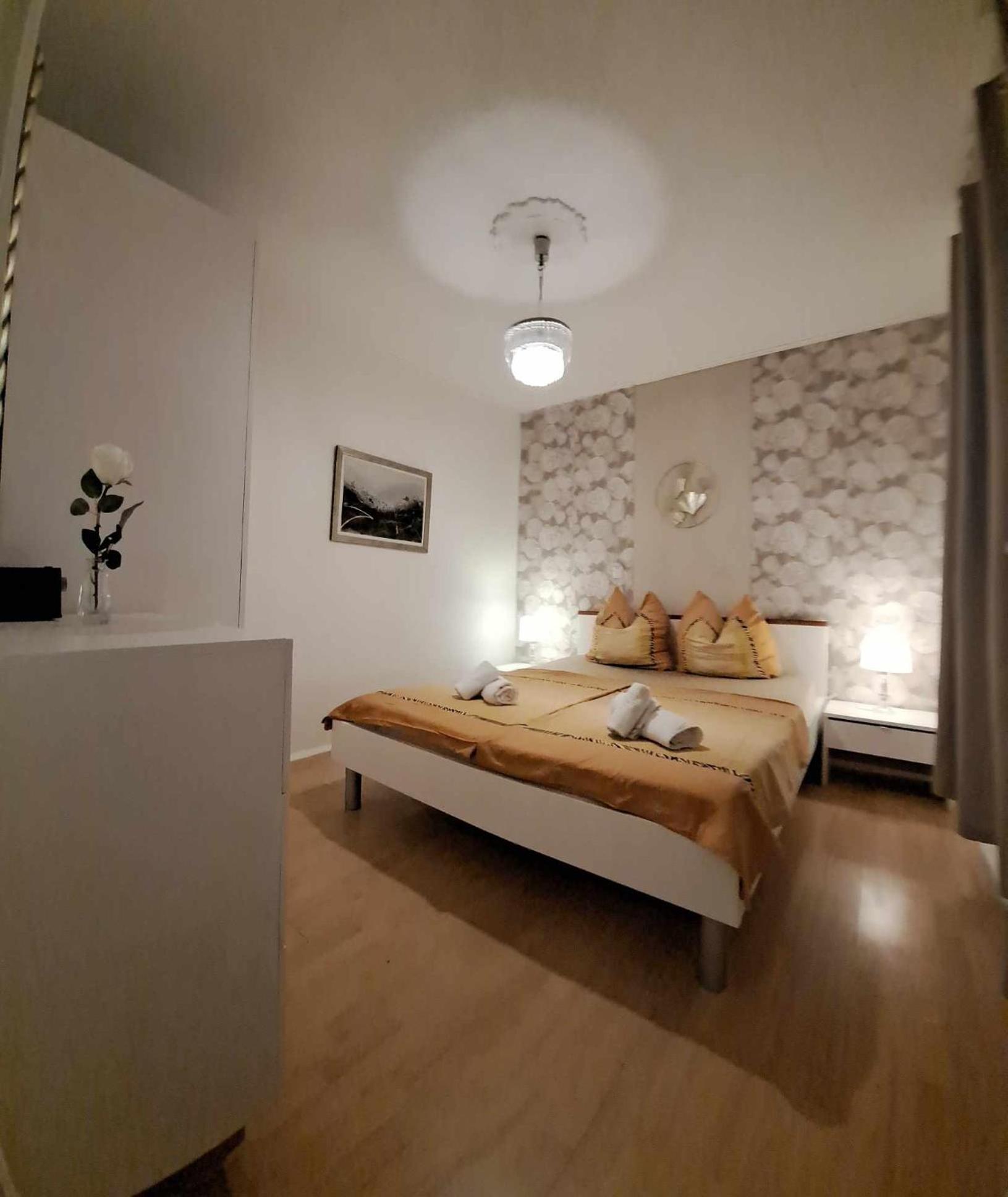 Royal Apartments Sandra Stinjan Ngoại thất bức ảnh