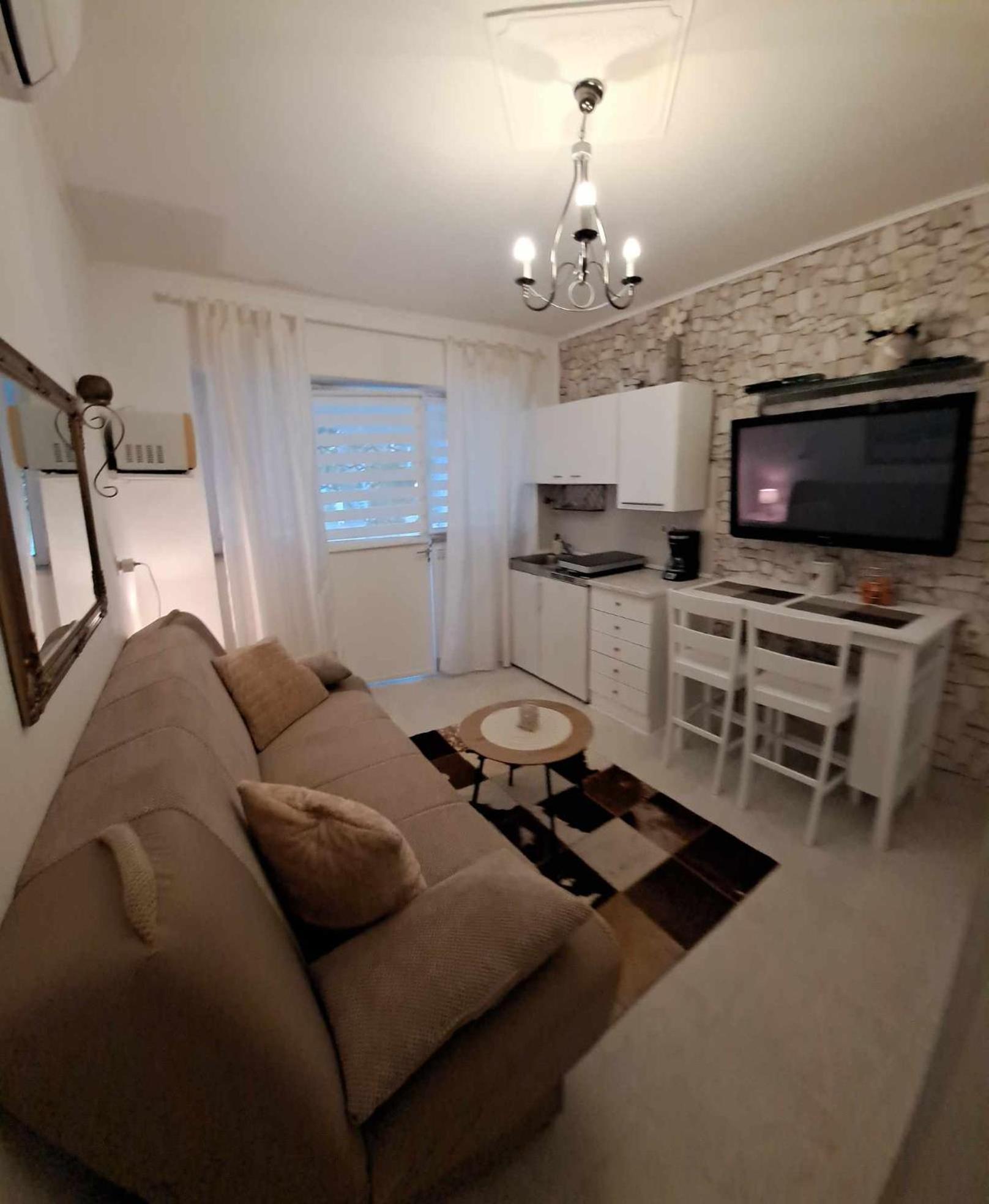 Royal Apartments Sandra Stinjan Ngoại thất bức ảnh
