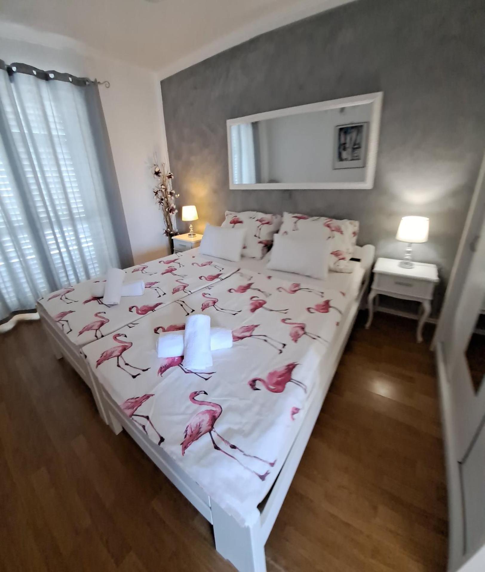 Royal Apartments Sandra Stinjan Ngoại thất bức ảnh