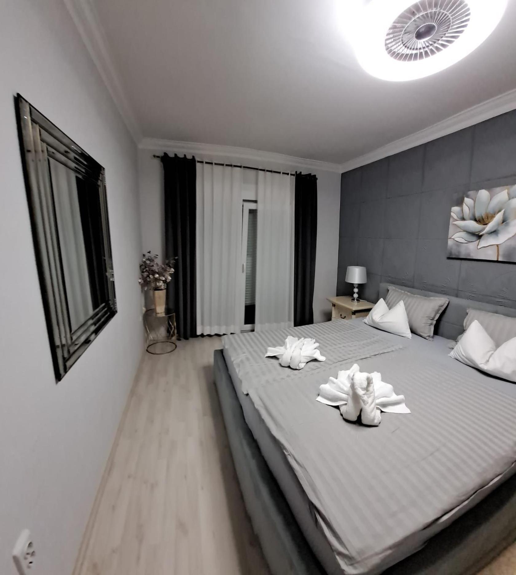 Royal Apartments Sandra Stinjan Ngoại thất bức ảnh